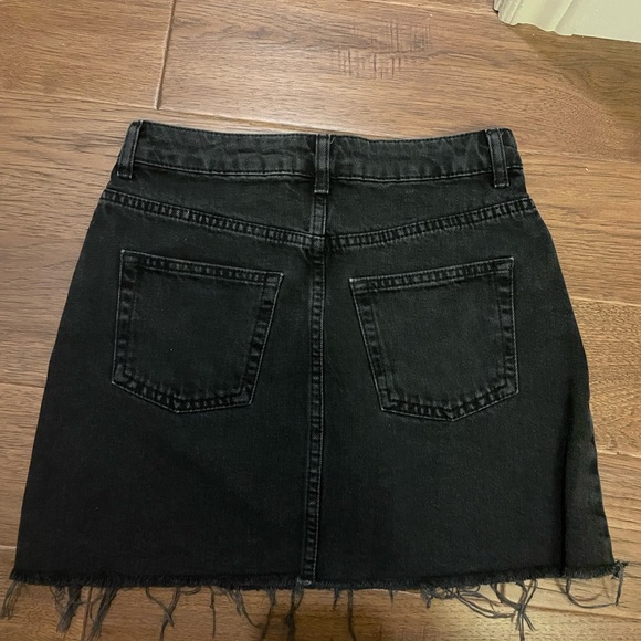 BLACK DENIM SKIRT - Picture 3 of 3